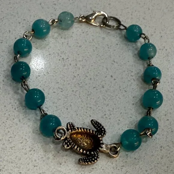 Beaded Turtle Charm Bracelet - Picture 3 of 4